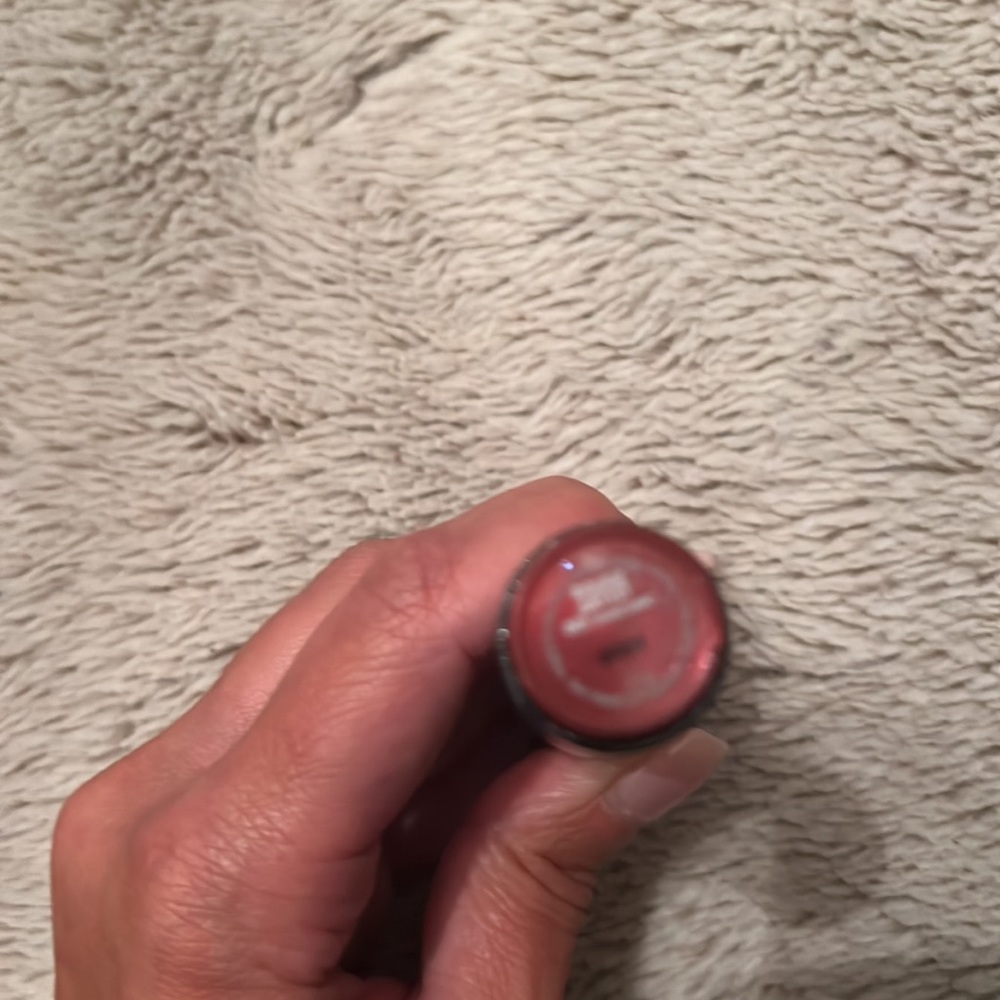 Lipstick - Picture 4 of 4